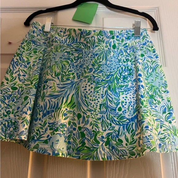 Lilly Pulitzer Luxletic Blue and Green Patterned Apparel - Picture 6 of 7
